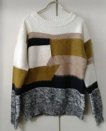 TELA 테라 니트 스웨터 긴팔 기하학