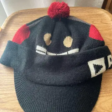 스테카세킹 챙 있는 니트 모자 근육맨 완판 레어템 반반비가로