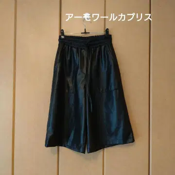 tensione in 블랙 합성 피혁 숏팬츠