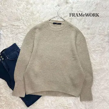 새상품급 FRAMeWORK 베이지 니트 크루넥 루즈핏 체형 커버