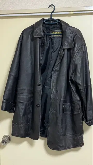 모다 이탈리아나 블랙 가죽 코트