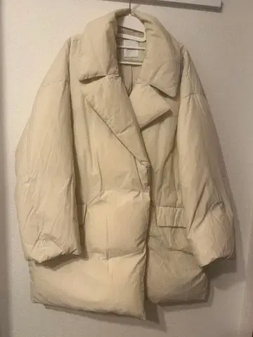 미라오웬 아이보리 오버 사이즈 다운 자켓