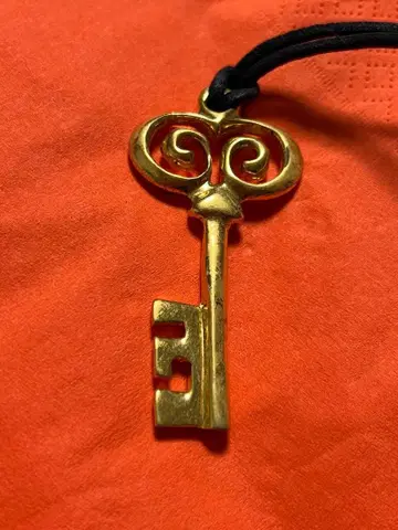 골드 열쇠 모양 목걸이(펜던트)