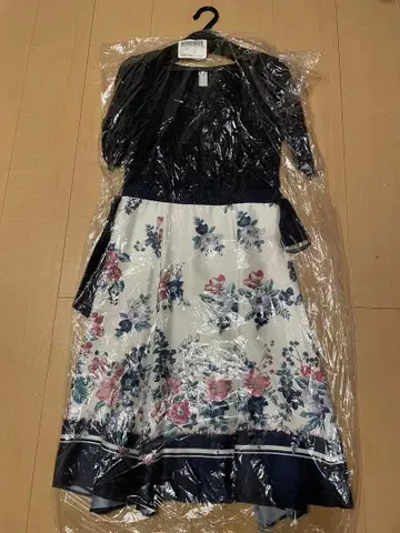 거의 미사용품 프로포션 바디 드레싱 원피스