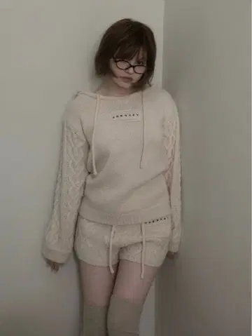 Andmary Mou loose knit set up ivory