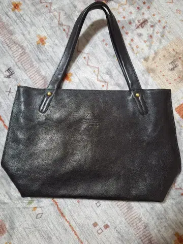 Dakota 블랙 가죽 토트백 새상품급