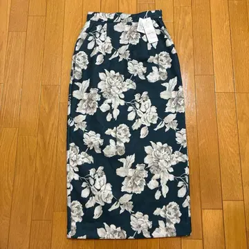 rienda 빈티지 플라워 타이트 지퍼 스커트