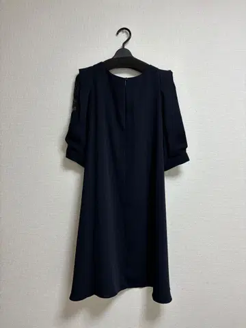 네이비 레이스 디테일 원피스