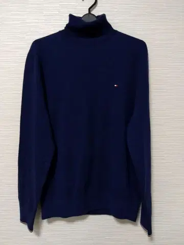 타미 힐피거 네이비 터틀넥 스웨터