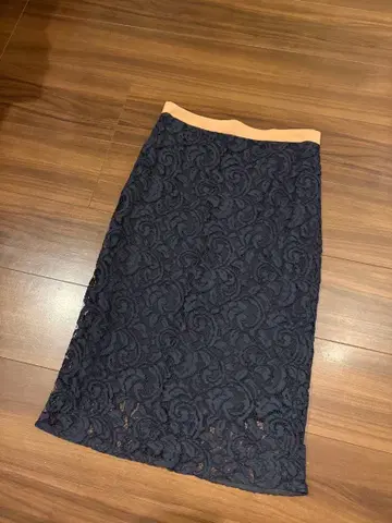 BEIGE 네이비 레이스 타이트 스커트