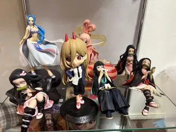 체인소 맨 귀멸 피규어 묶음 판매.