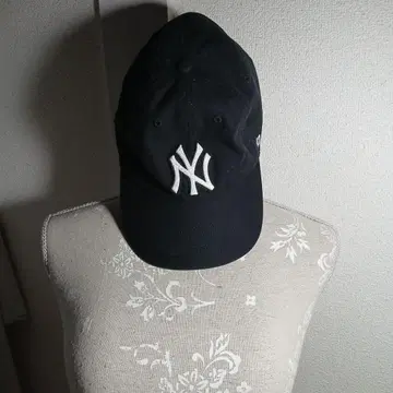 뉴욕 양키스 캡! 여성과 남성 모두에게 잘 어울려요!
