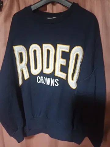 RODEO CROWNS 초 빅 로고 빅 실루엣 네이비 맨투맨