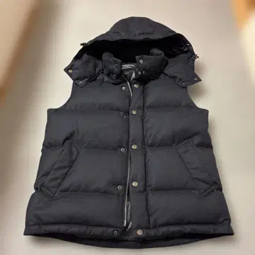 새상품급 블랙 다운 베스트