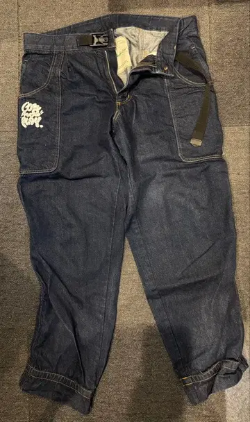 자수 로고 데님 팬츠 사이즈 1 정가 34800엔