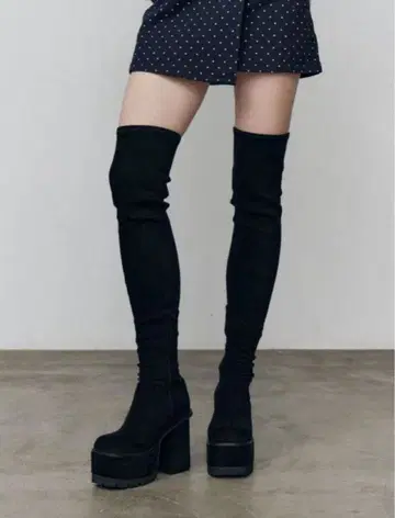 EMODA 블랙 스퀘어 핏 롱 부츠 M