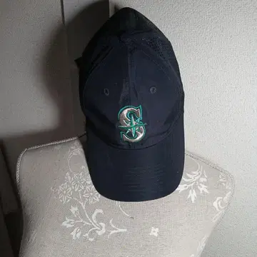 NEWERA 마리너스 캡! 여성과 남성 모두에게 잘 어울립니다!