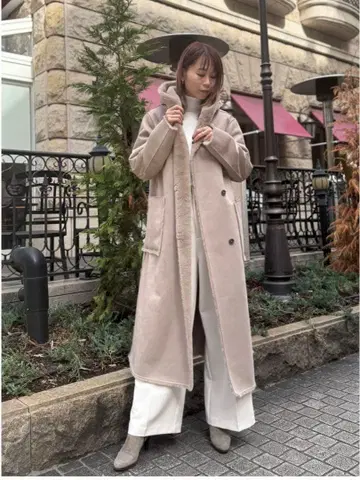 DOS DIOSAS 에코 무스탕 후디 롱 코트 베이지