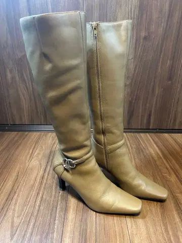 새상품급 베이지 스퀘어토 롱 부츠