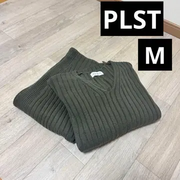 PLST 올리브 V넥 리브 스웨터. 스커트 세트