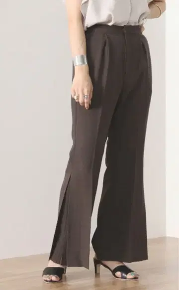 BEAMS HEART 사이드 플리츠 슬랙스 팬츠