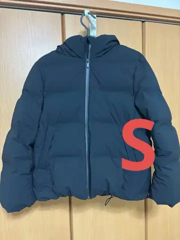 유니클로 UNIQLO 심리스 다운 블랙 S 여성용 새상품급