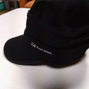 블랙 스웨이드풍 루즈핏 캡 Feel Alive.