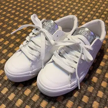 폴로 랄프 로렌 화이트 스니커즈