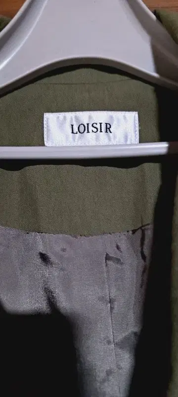 LOISIR 올리브 그린 트렌치코트