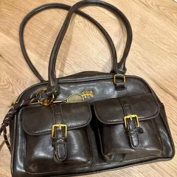 다크 브라운 가죽 숄더백