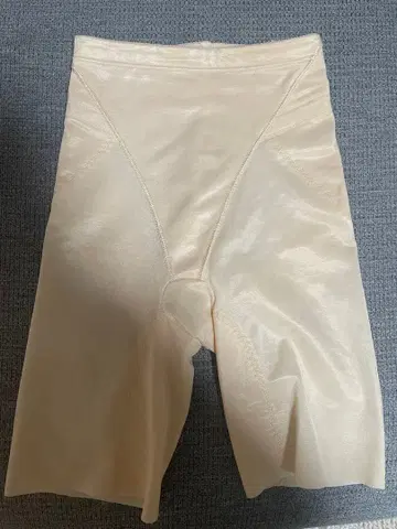 FOUR SIS & CO. 베이지 브라이덜 이너