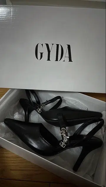 GYDA 블랙 하이힐 펌프스