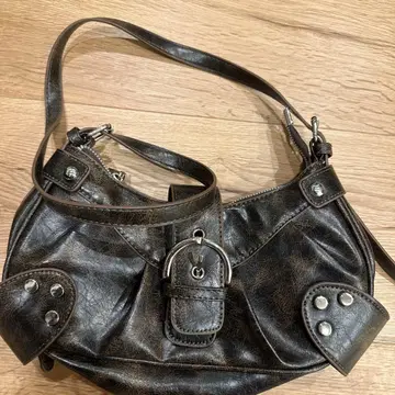 다크 브라운 버킷 스타일 숄더백