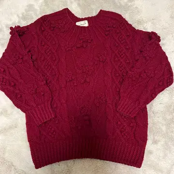 버건디 케이블 니트 스웨터