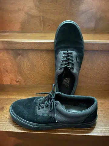 선착순 Vans 블랙 스웨이드 스니커즈