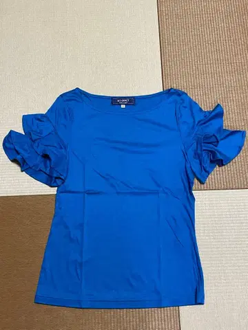 [ 새상품급 ] M'S GRACY 블루 프릴 T셔츠 사이즈 38