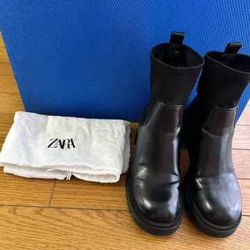 ZARA 락 힐 숏부츠