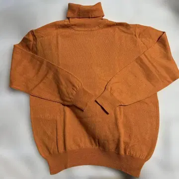 유니클로, 오렌지 터틀넥 니트 긴팔 M