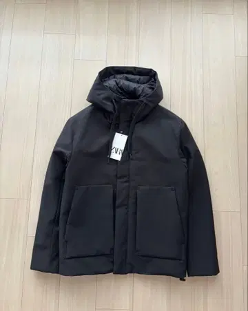 [ 택 포함 새상품 ] 자라 ZARA 후드 부착 자켓 퍼프 아우터 블랙