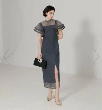 Leja 이소재 스팽글 자수 드레스