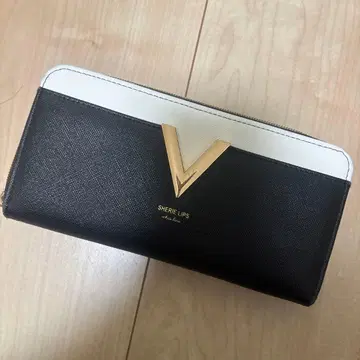 SHERIE LIPS 장지갑 블랙/화이트