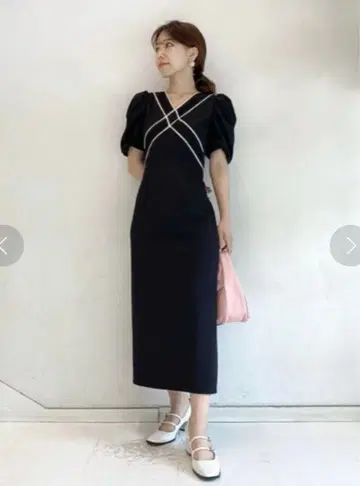 LILY BROWN 크로스 디자인 원피스