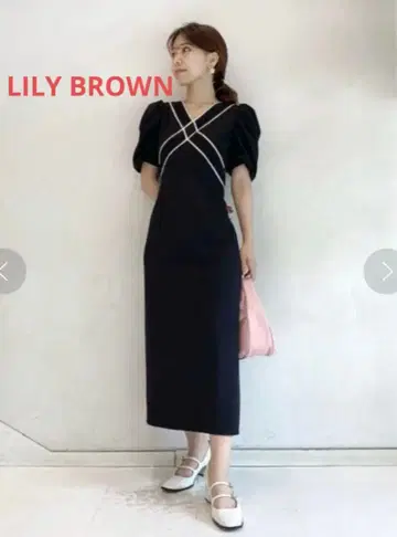 LILY BROWN 크로스 디자인 원피스
