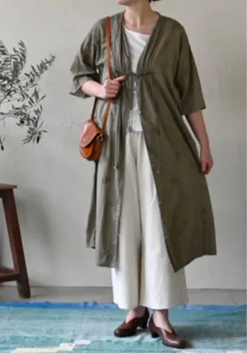 시삼 공방 플레어 소매 원피스