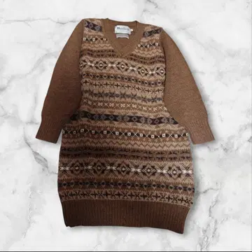 할리 오브 스코틀랜드 기하학 패턴 니트 스웨터