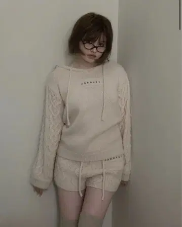 andmary Mou loose knit set up ivory