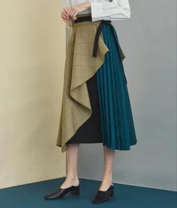 UNITED TOKYO 케이프 블로킹 스커트