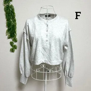 팁탑 F 긴팔 상의 그레이 크롭 맨투맨