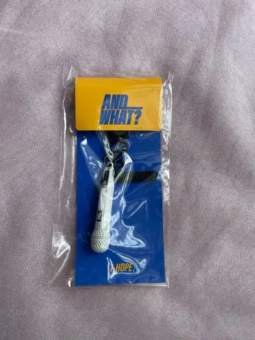 J-HOPE 전시회 AND_WHAT? 마이크 키체인 공식 미개봉 새상품