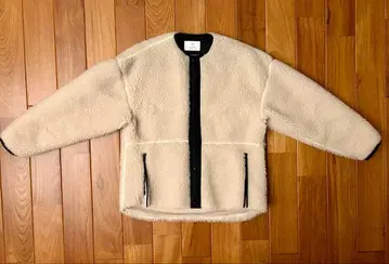 새상품급 HYKE 보아 자켓 화이트 S 사이즈